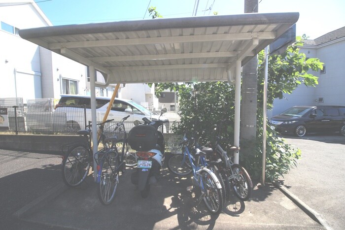 物件外観写真3　(駐輪場)