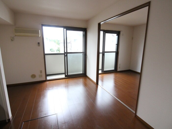 物件内観写真15　(居室)