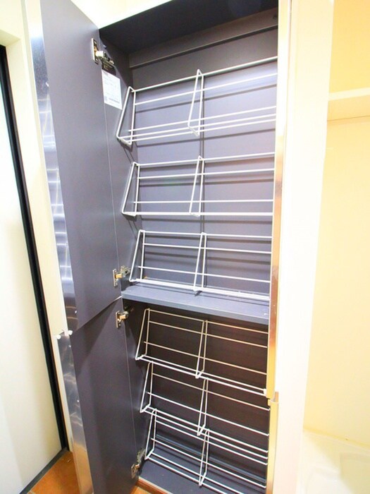 物件内観写真8　(靴箱)