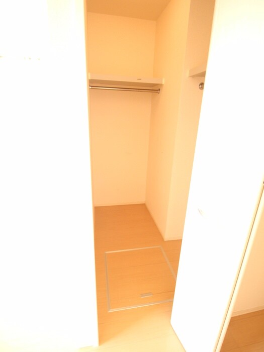 物件内観写真11　(収納)