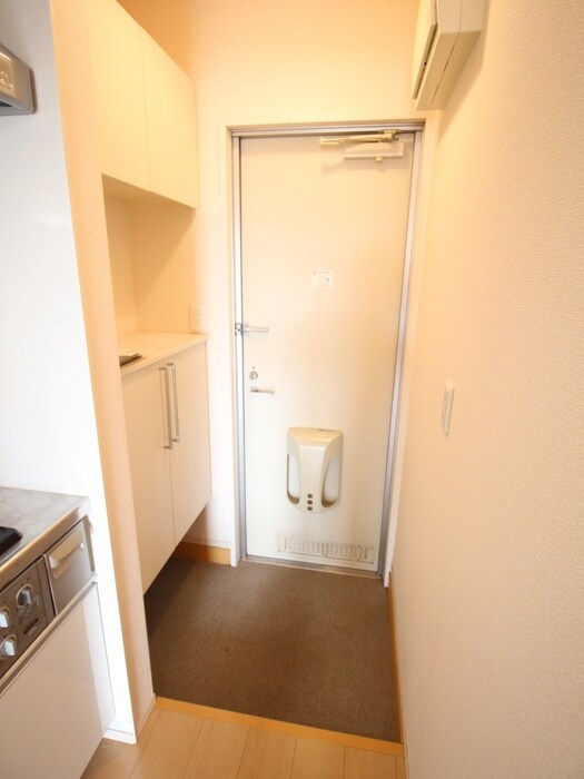 物件内観写真18　(玄関)