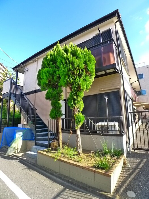 物件外観写真3　(エントランス部分)