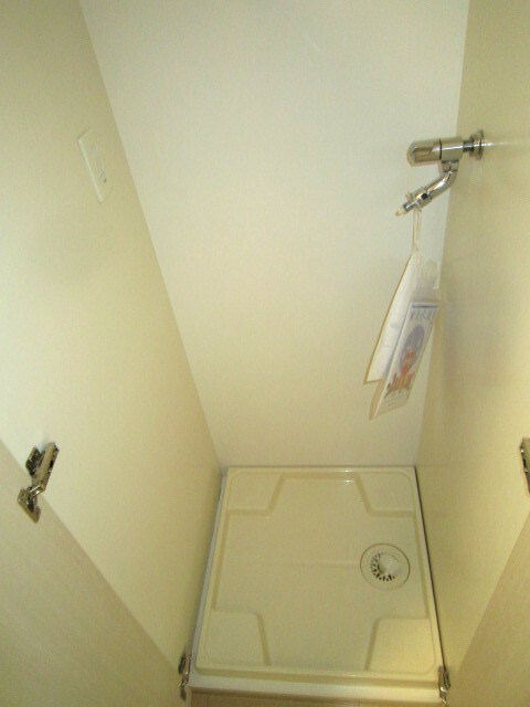 物件内観写真13　(洗濯機置場)