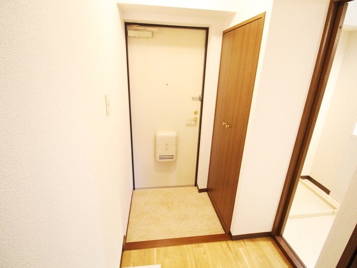 物件内観写真17　(玄関)