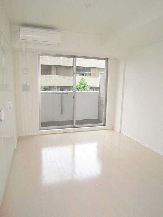 物件内観写真4　(居室)