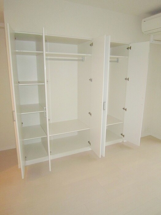 物件内観写真12　(収納)