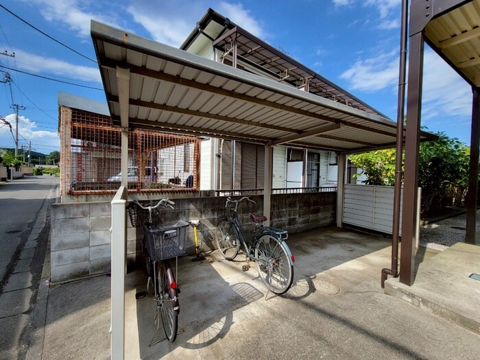 物件外観写真4　(駐輪場)