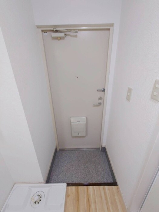 物件内観写真14　(玄関)
