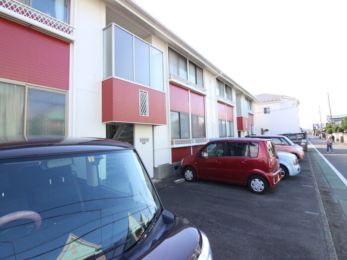 物件外観写真4　(駐車場)