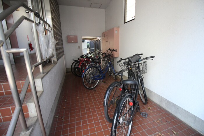 物件外観写真3　(駐輪場)