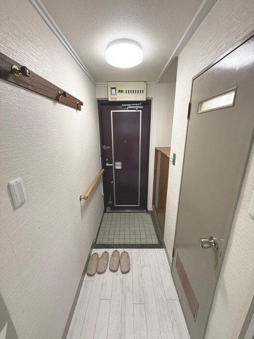 物件内観写真10　(玄関)
