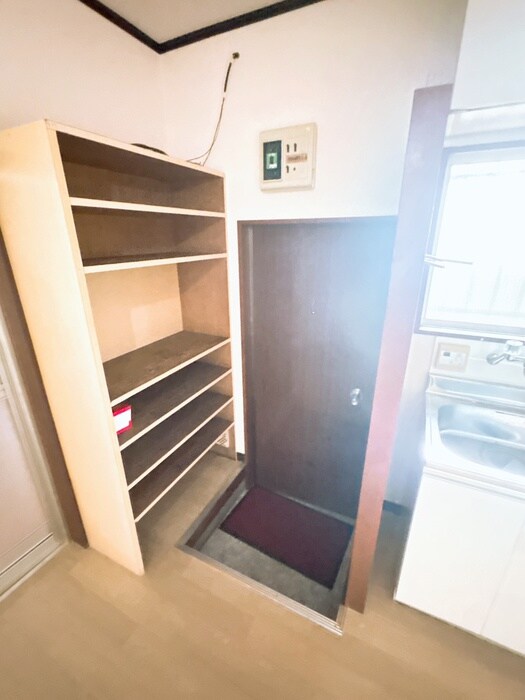 物件内観写真7　(玄関)