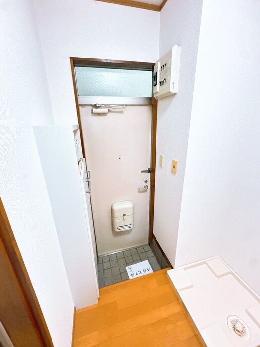 物件内観写真15　(玄関)