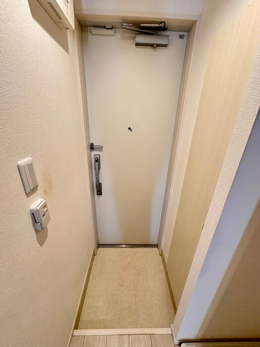 物件内観写真16　(玄関)