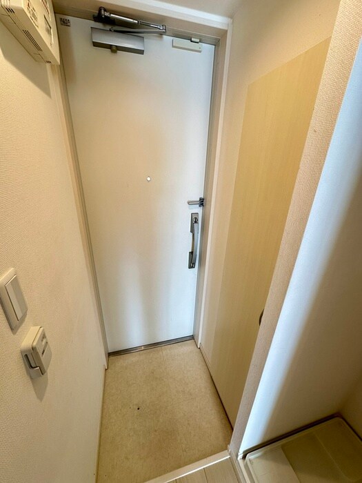 物件内観写真16　(玄関)