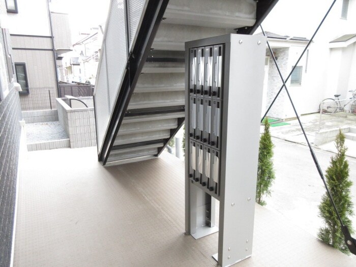 物件外観写真5　(エントランス部分)