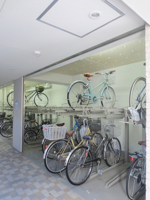 物件外観写真5　(駐輪場)