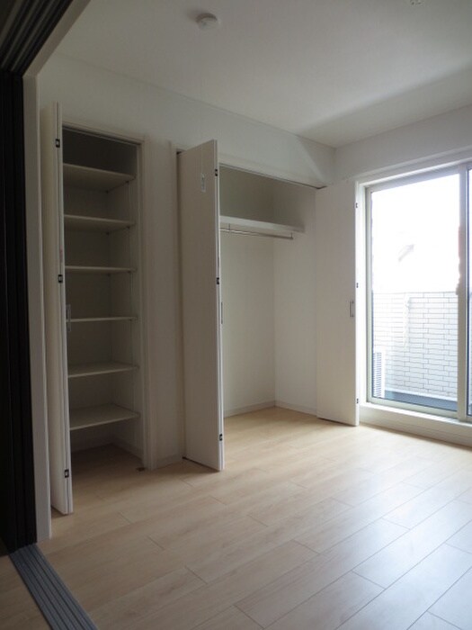 物件内観写真12　(収納)