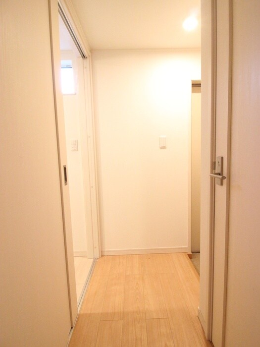 物件内観写真17　(廊下)