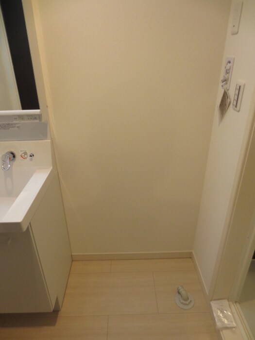 物件内観写真18　(洗濯機置場)