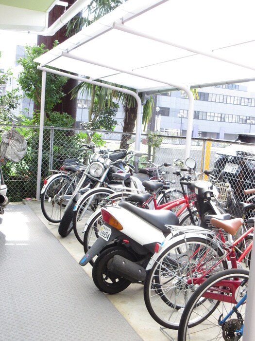 物件外観写真3　(駐輪場)