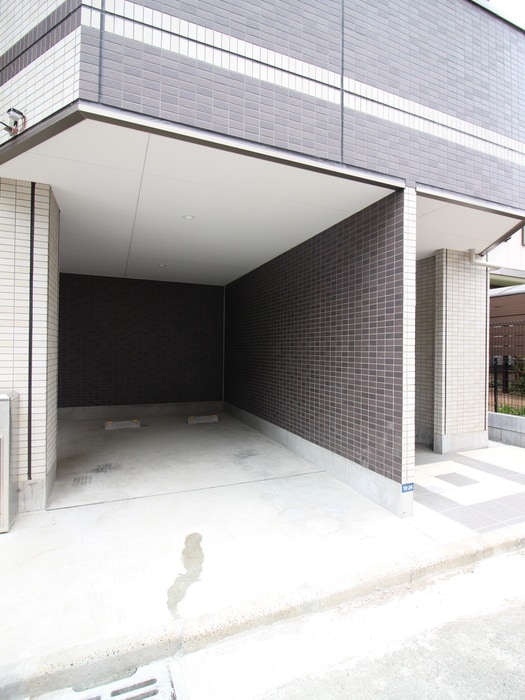 物件外観写真5　(駐車場)