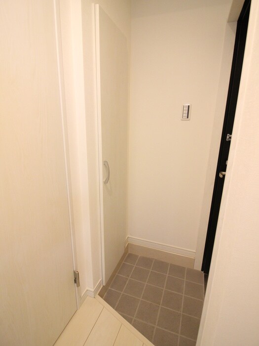 物件内観写真17　(玄関)