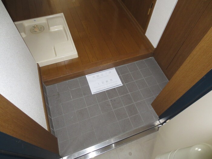 物件内観写真11　(玄関)