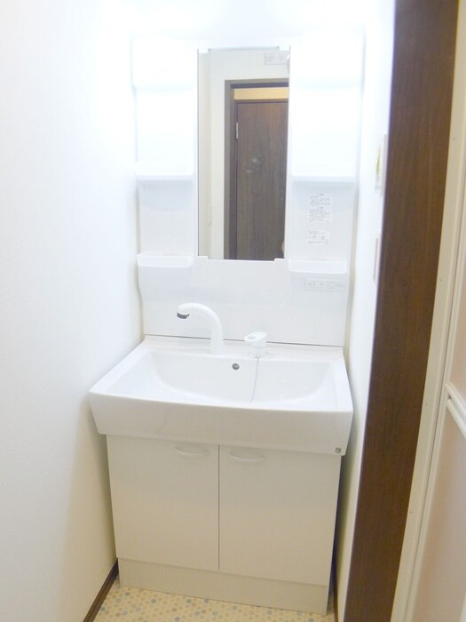 物件内観写真11　(洗面)