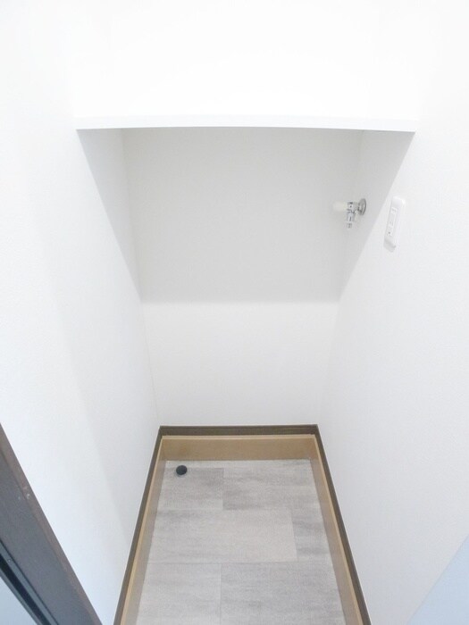 物件内観写真13　(洗濯機置場)