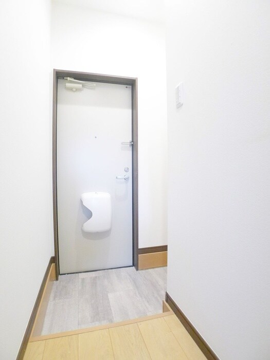 物件内観写真17　(玄関)