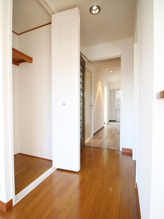 物件内観写真20　(廊下)