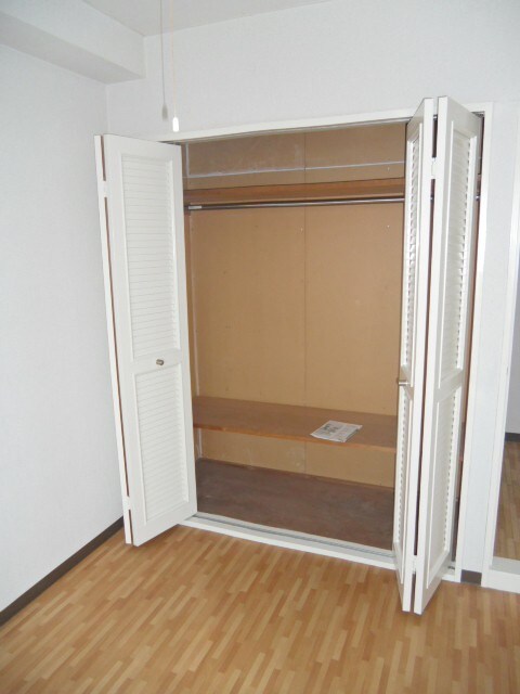 物件内観写真10　(収納)