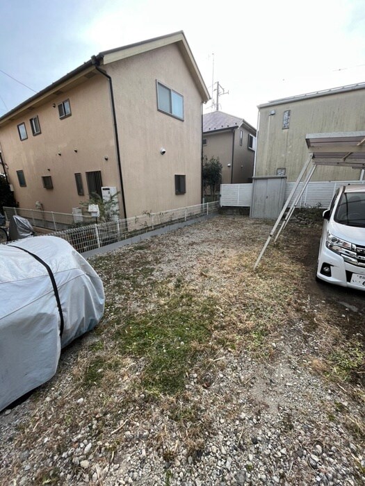 物件外観写真4　(駐車場)