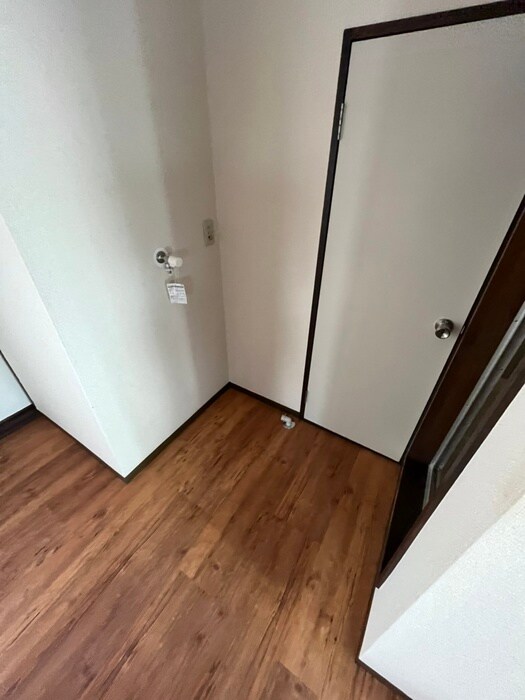物件内観写真17　(洗濯機置場)