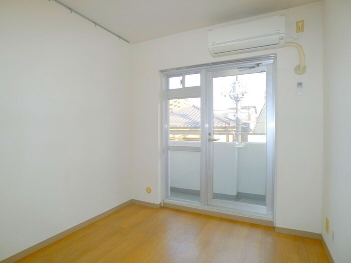 物件内観写真8　(居室)