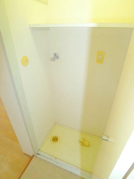 物件内観写真15　(洗濯機置場)