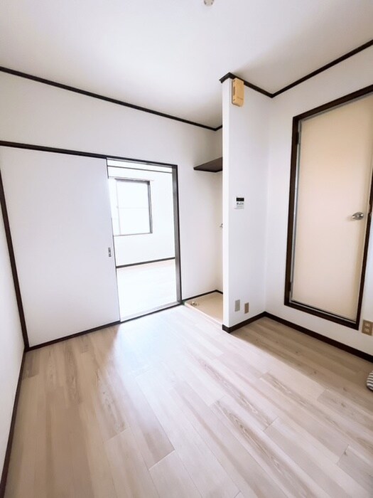 物件内観写真9　(居室)