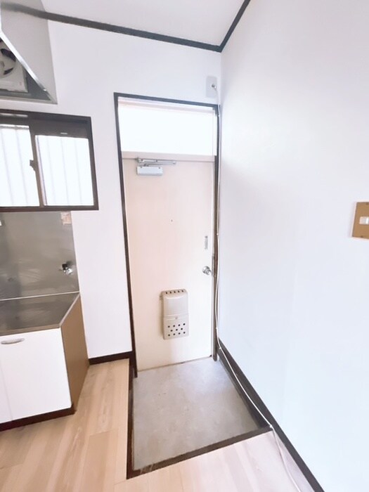 物件内観写真11　(玄関)