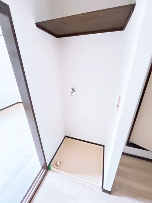 物件内観写真13　(洗濯機置場)