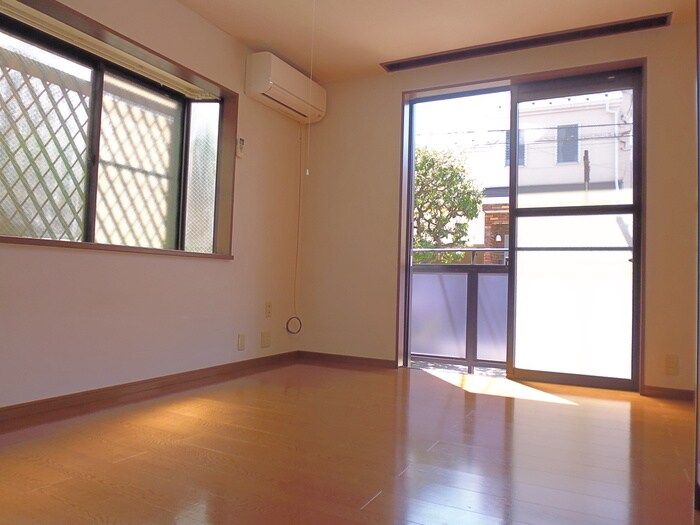 物件内観写真9　(室内からの展望)