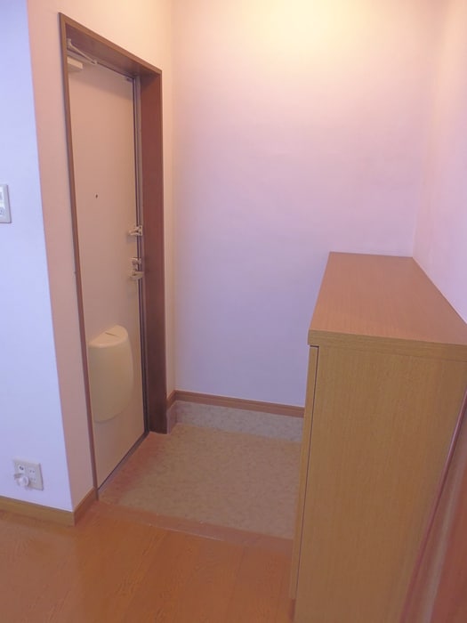 物件内観写真11　(玄関)