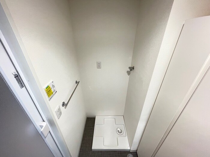 物件内観写真14　(洗濯機置場)