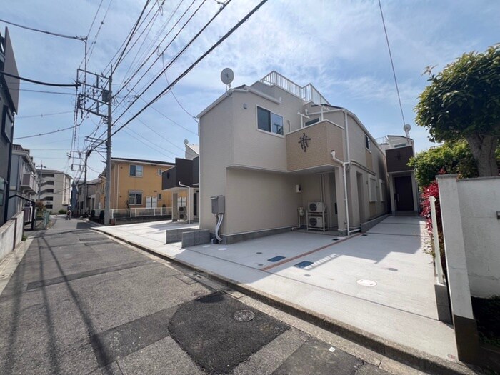 物件外観写真2　(駐車場)