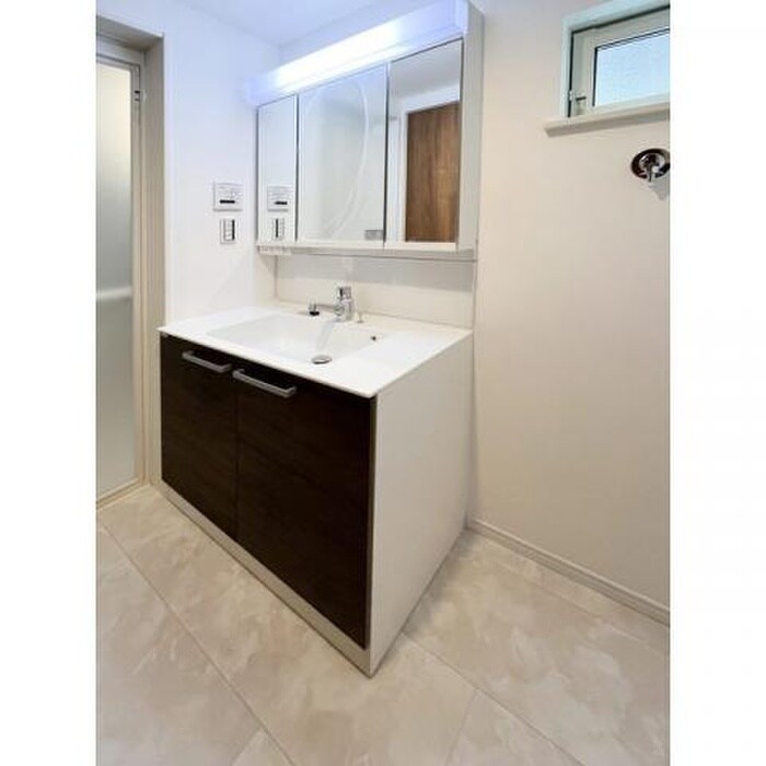 物件内観写真11　(洗濯機置場)