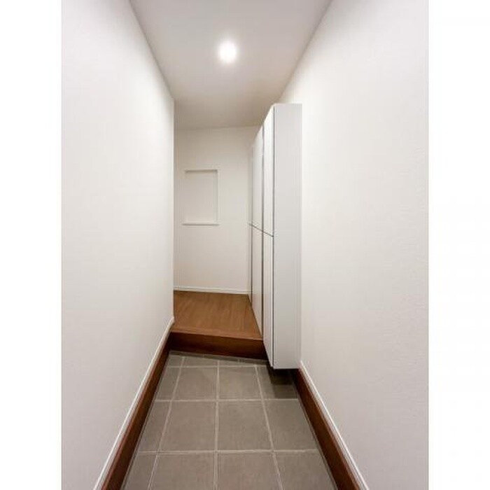 物件内観写真13　(玄関)