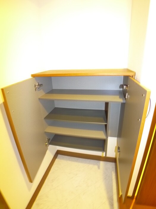 物件内観写真10　(靴箱)