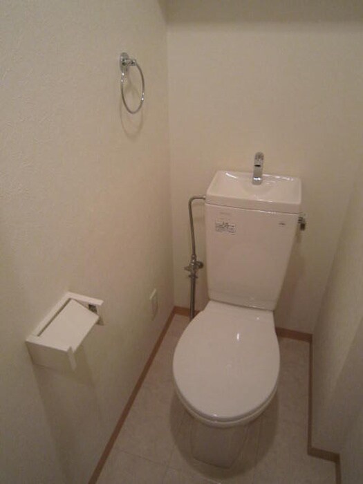 物件内観写真11　(トイレ)