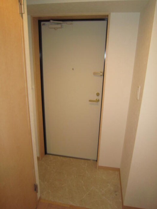 物件内観写真14　(玄関)