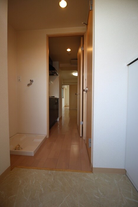 物件内観写真16　(廊下)